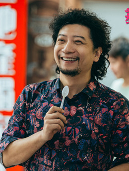 羞羞的铁拳剧情介绍_宅剧情