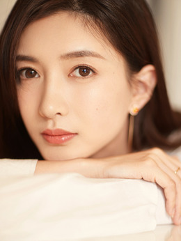 美女“如云”剧情介绍_宅剧情