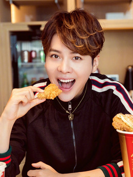 爱情不是唯一剧情介绍_宅剧情