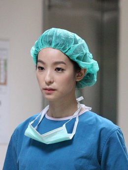 白袍下的高跟鞋剧情介绍_宅剧情